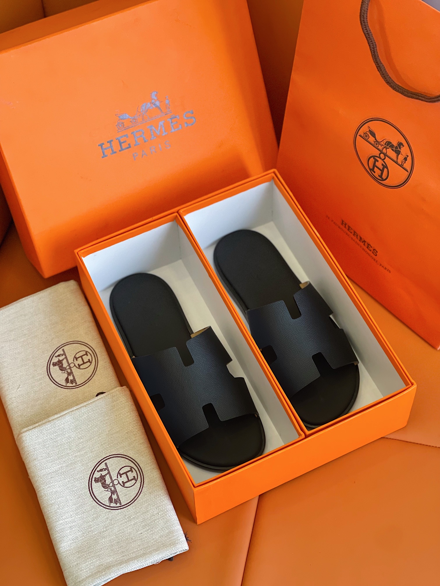 HERMES IZMIR SANDAL BLACK