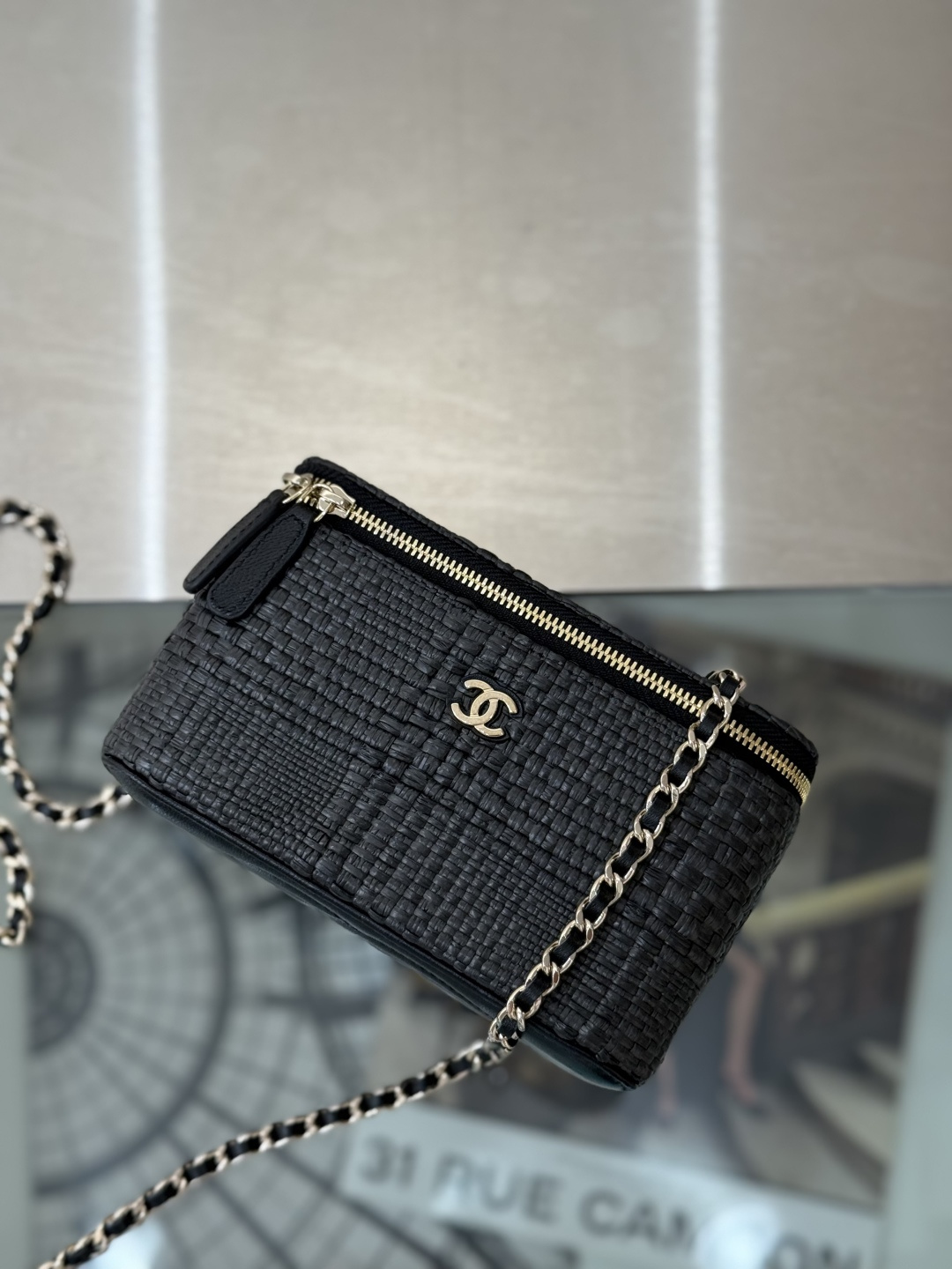 Cruise 2026 Black Woven Raffia & Calfskin Vanity Case Bag with Gold-Tone Hardware & Chain Strap
