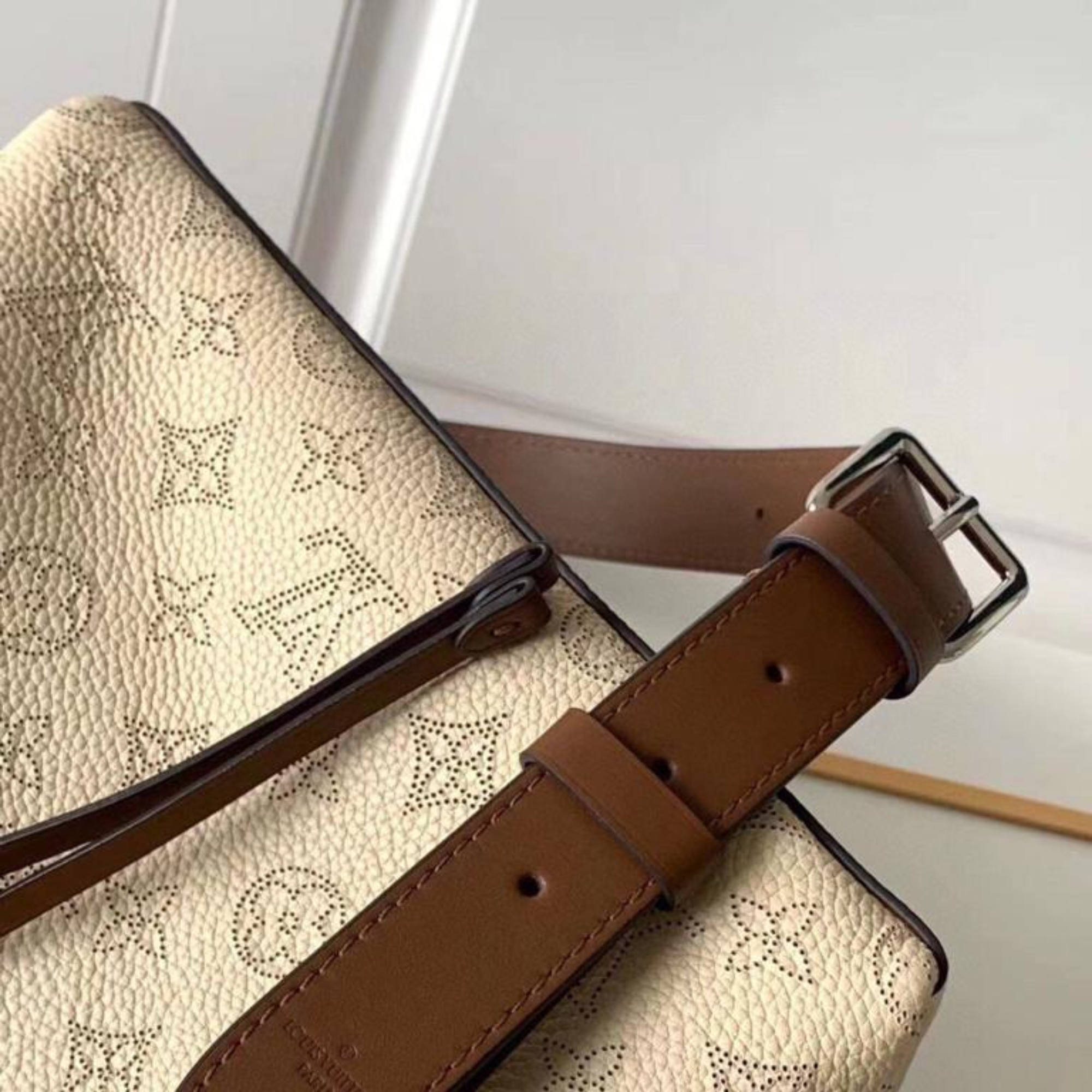 Louis Vuitton Muria 25Cm Cream