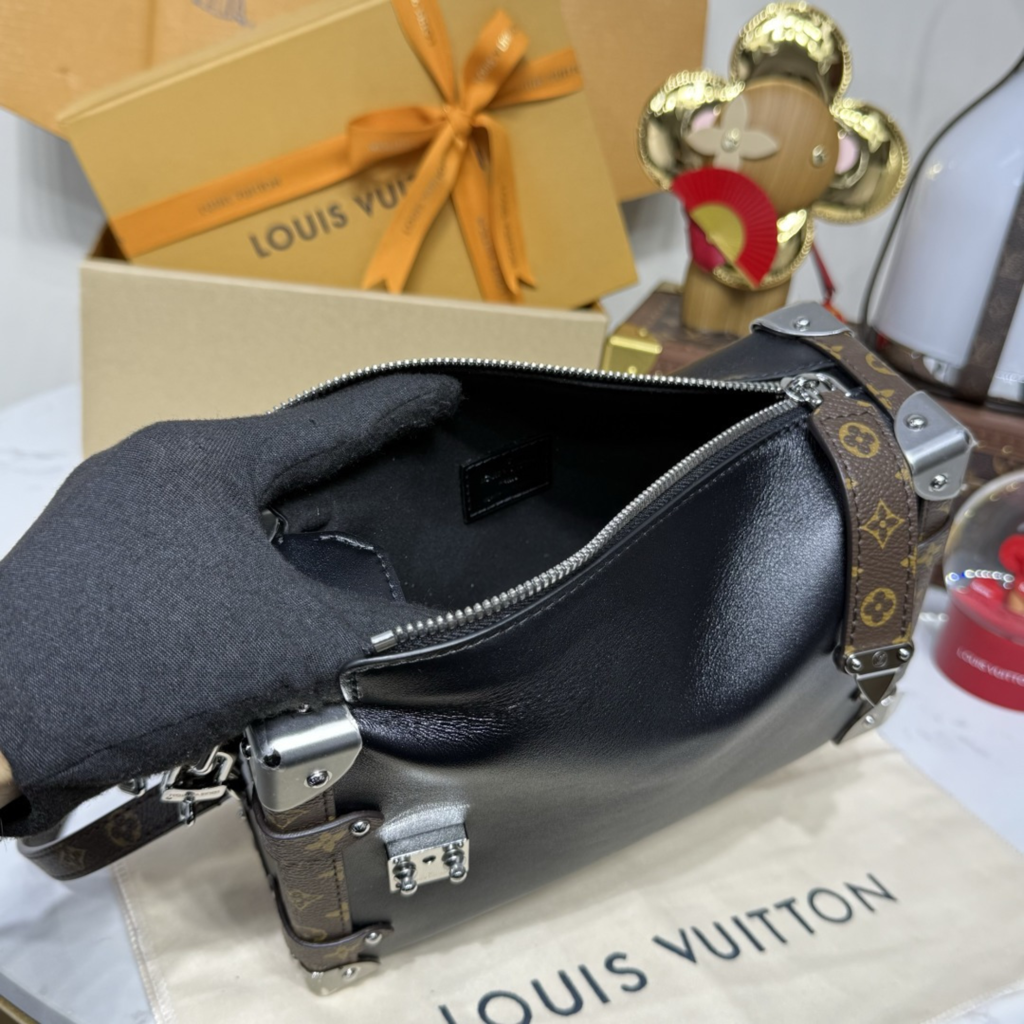 Louis Vuitton Side Trunk M15195 23.5cm/9.3in