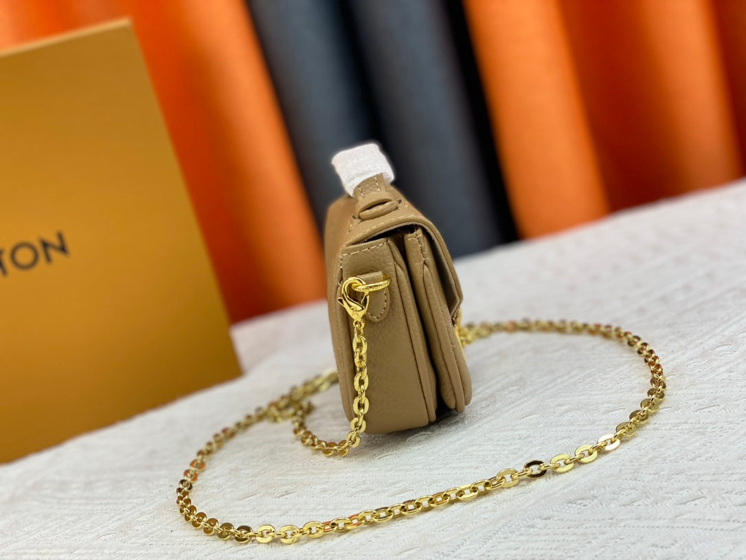 Louis Vuitton Micro Metis Beige Clair 14Cm