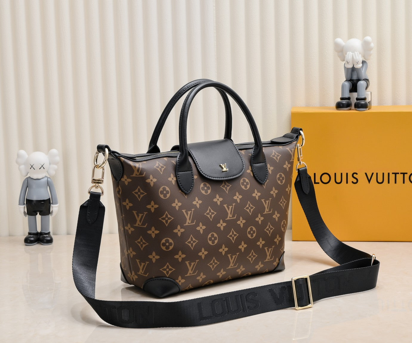 Louis Vuitton Tote Bag Monogram Canvas Black 26Cm