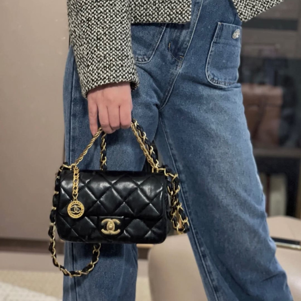 Chanel Small Flap Bag in Lambskin 21cm