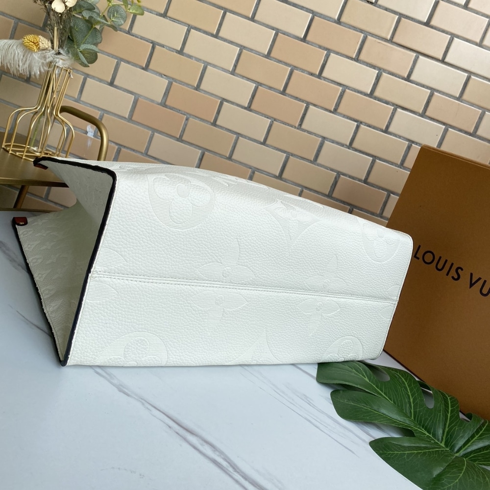 Louis Vuitton Onthego GM White Bag 41Cm M44558