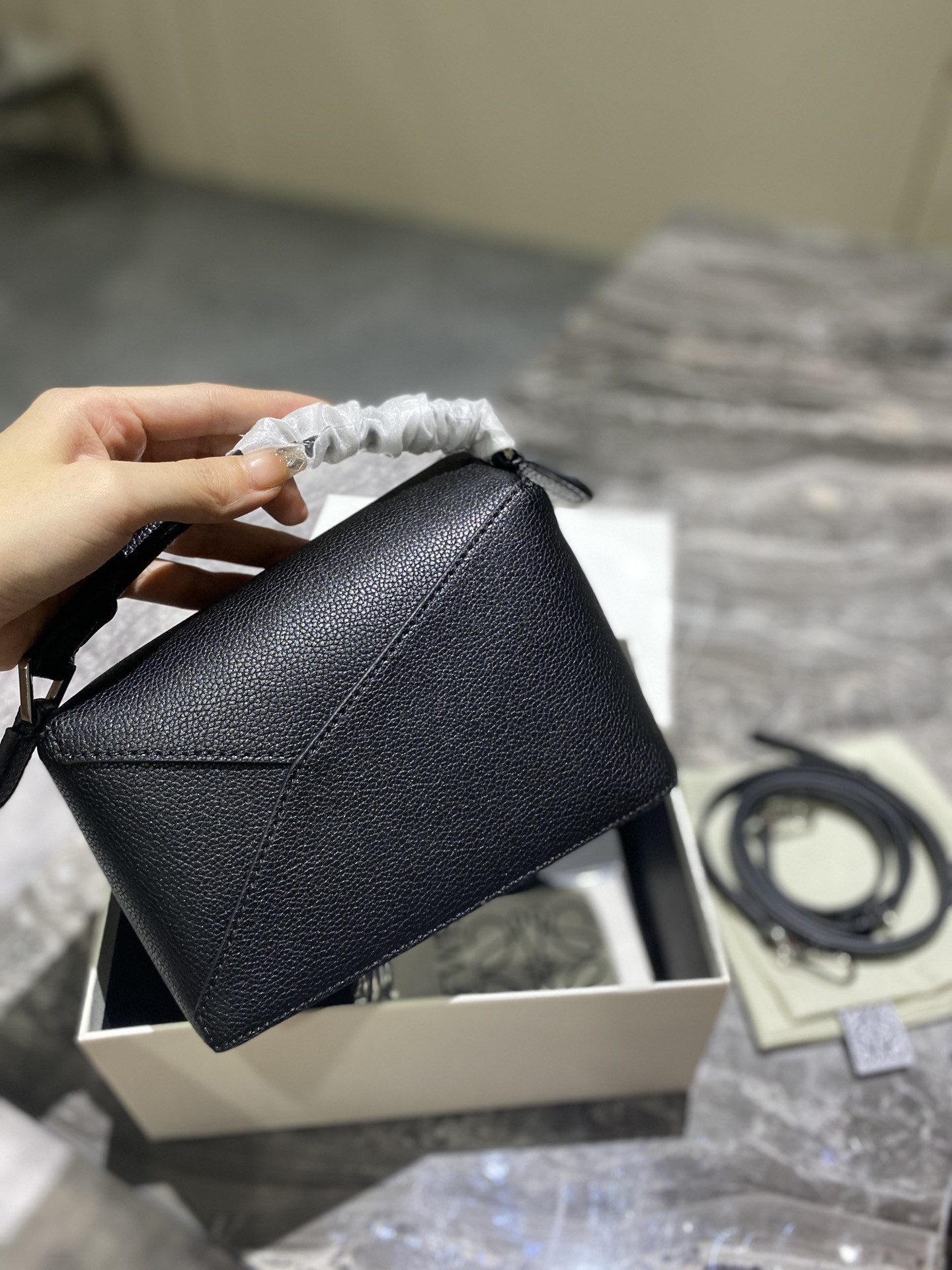 LOEWE-PUZZLE-Mini