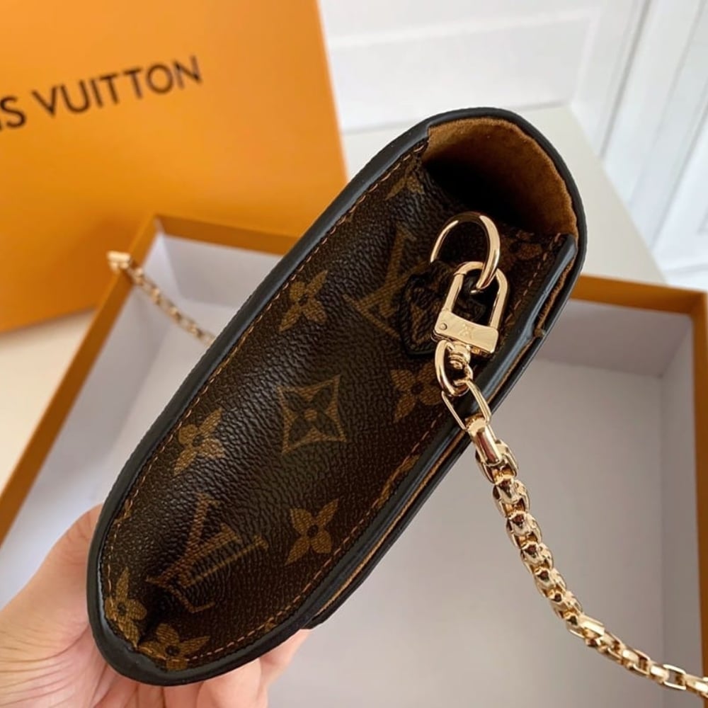 Louis Vuitton Pochette Louise Chain Monogram Canvas Brown 23cm