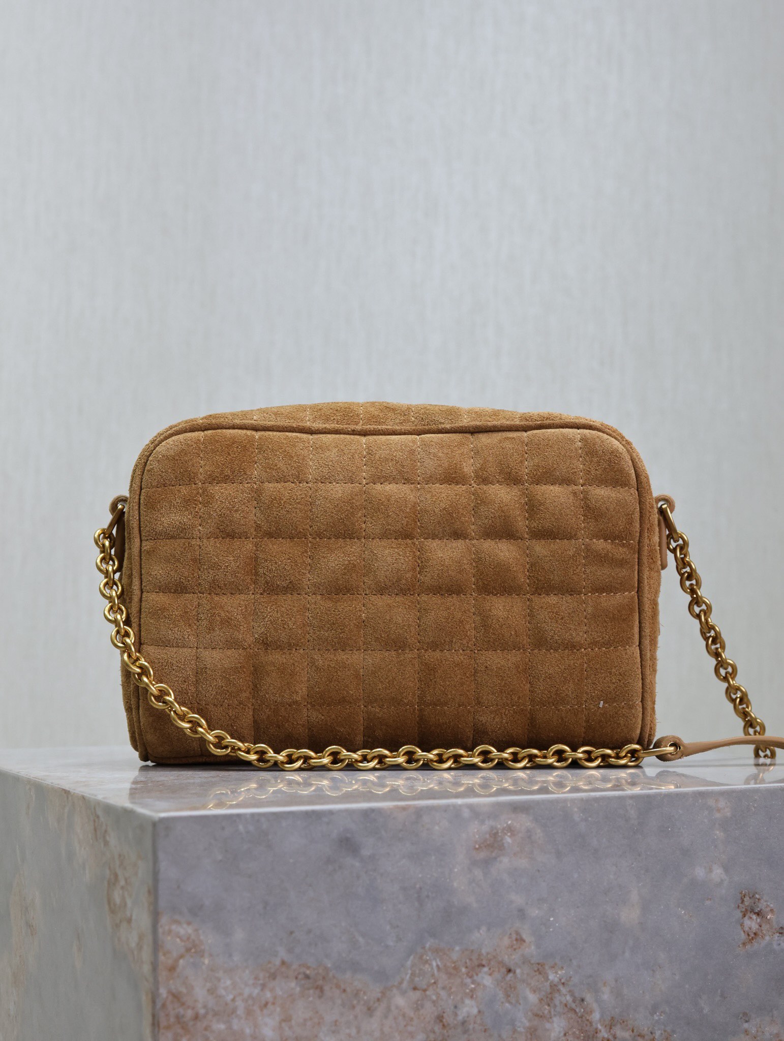 CASSANDRE MATELASSÉ CARRÉ camera bag in suede