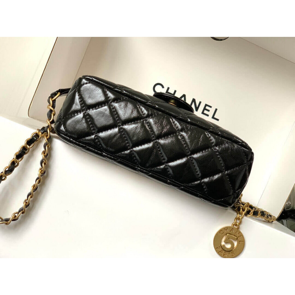 Chanel Small Hobo Bag in Shiny Crumpled Calfskin 19cm/7.5in
