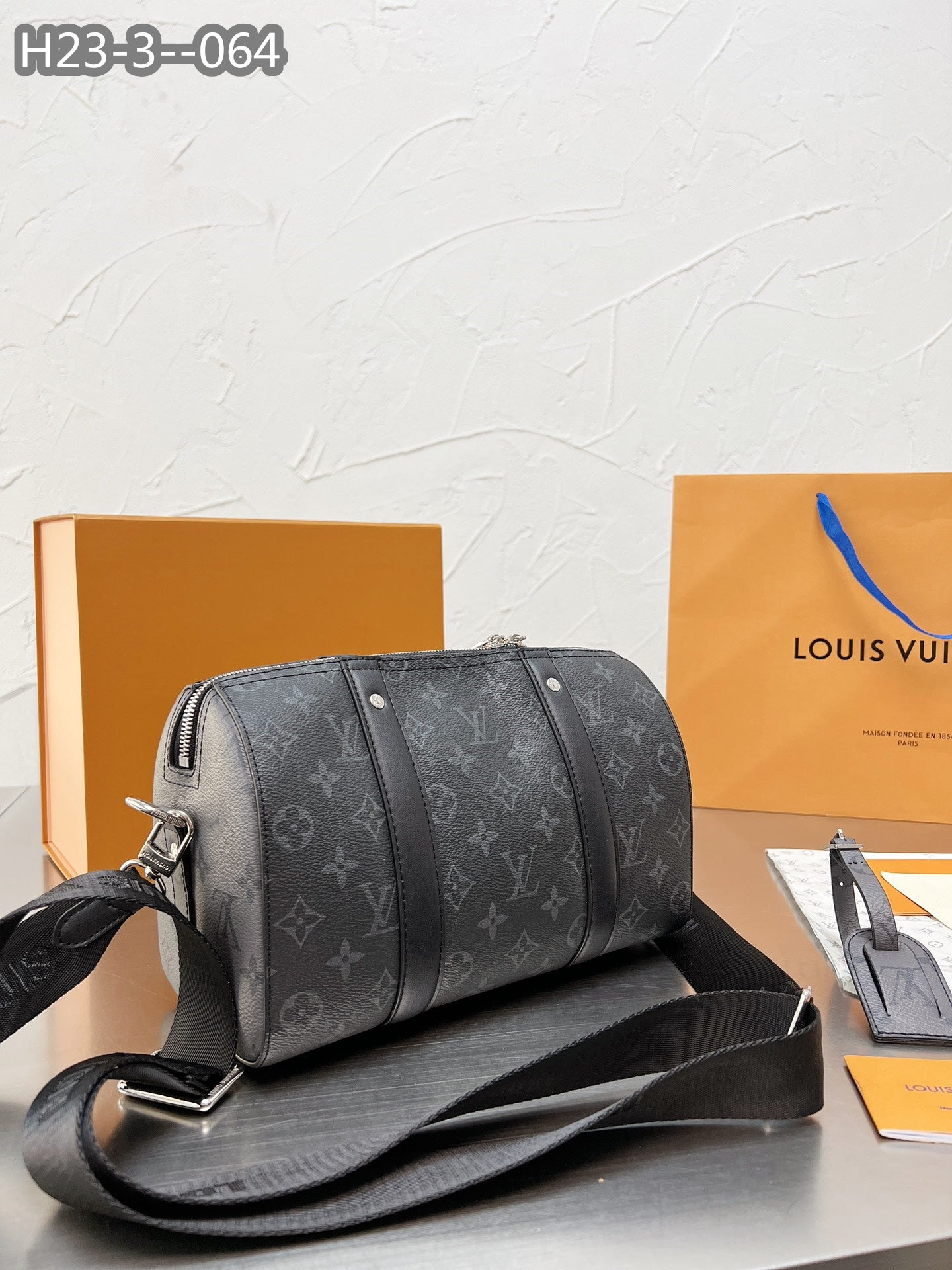 Louis Vuitton Keepall Bandouliere 28Cm Monogram Eclipse City Black