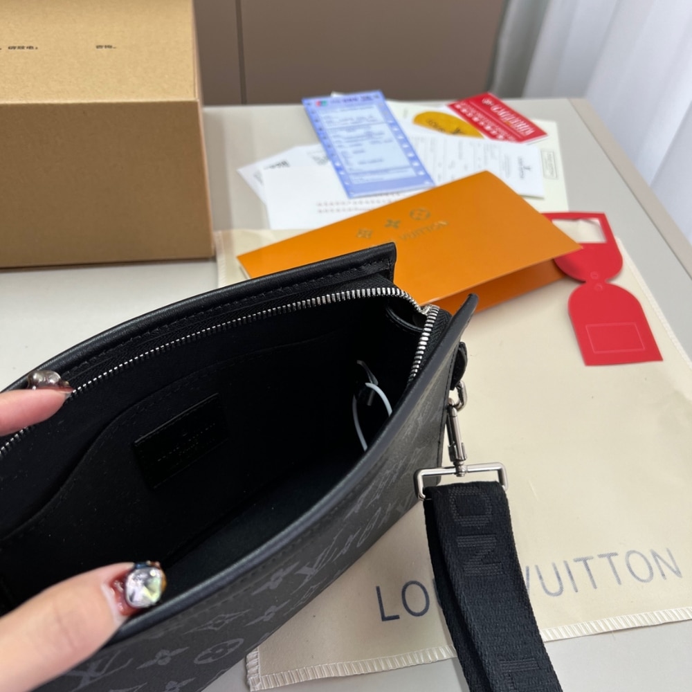 Louis Vuitton Gaston Wearable Wallet Monogram Eclipse Black 21cm M81124