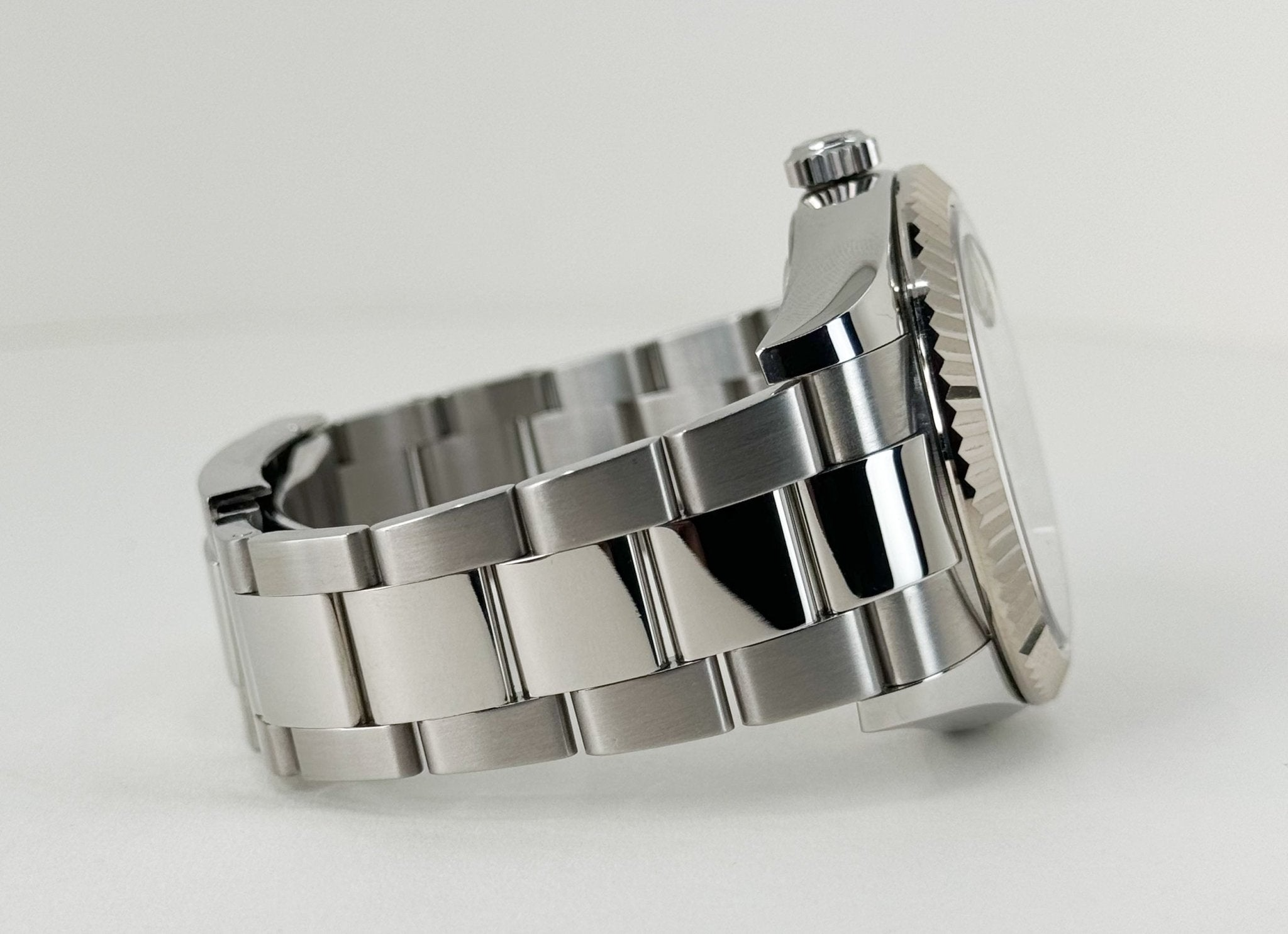 Rolex Sky-Dweller 42 mm Intense white Dial 336934