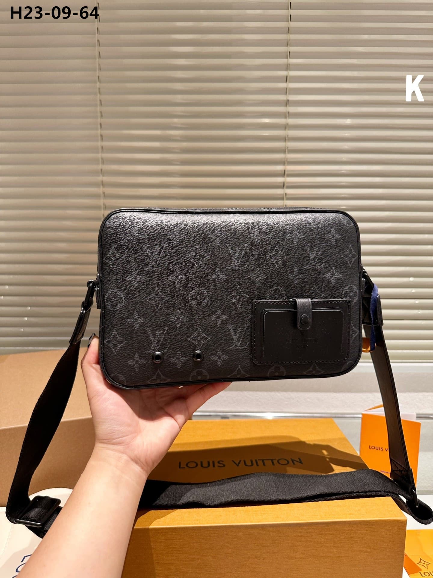 Louis Vuitton Alpha Messenger Monogram Black 27Cm