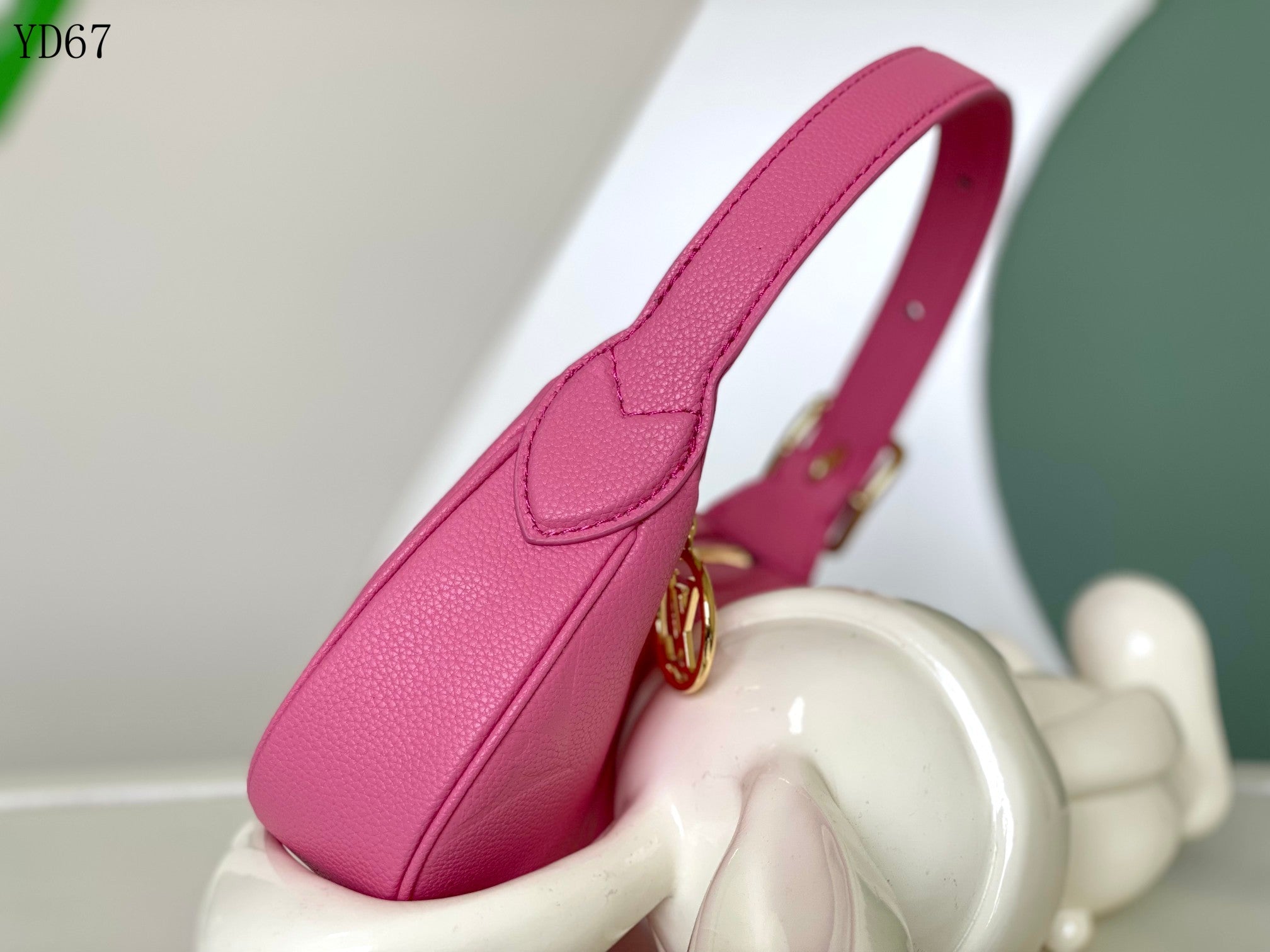 Louis Vuitton Monogram Empreinte Pink Shoulder Bag 20Cm M82391