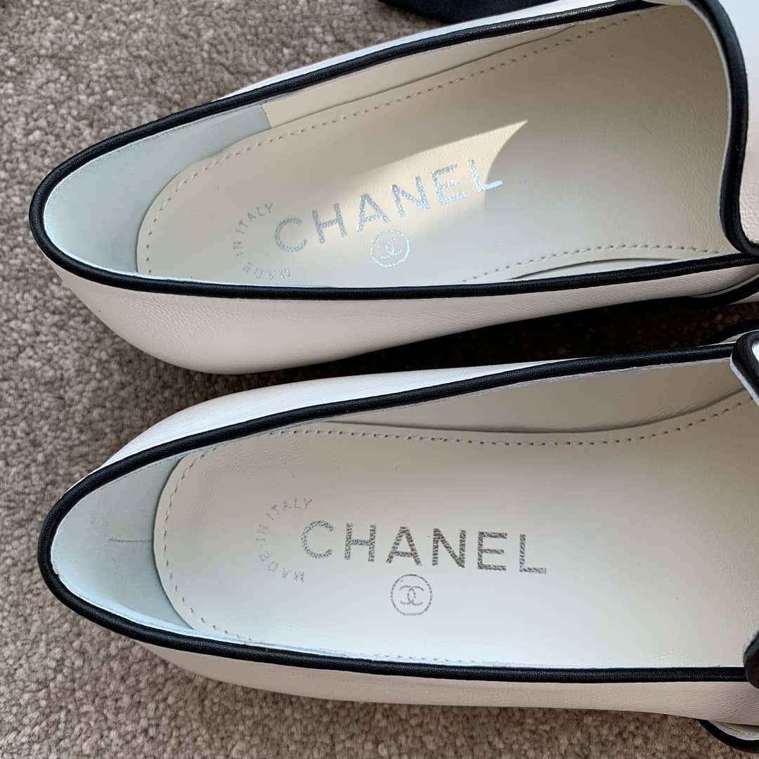 Chanel Leather Cc Cap Toe Slip On Loafers White