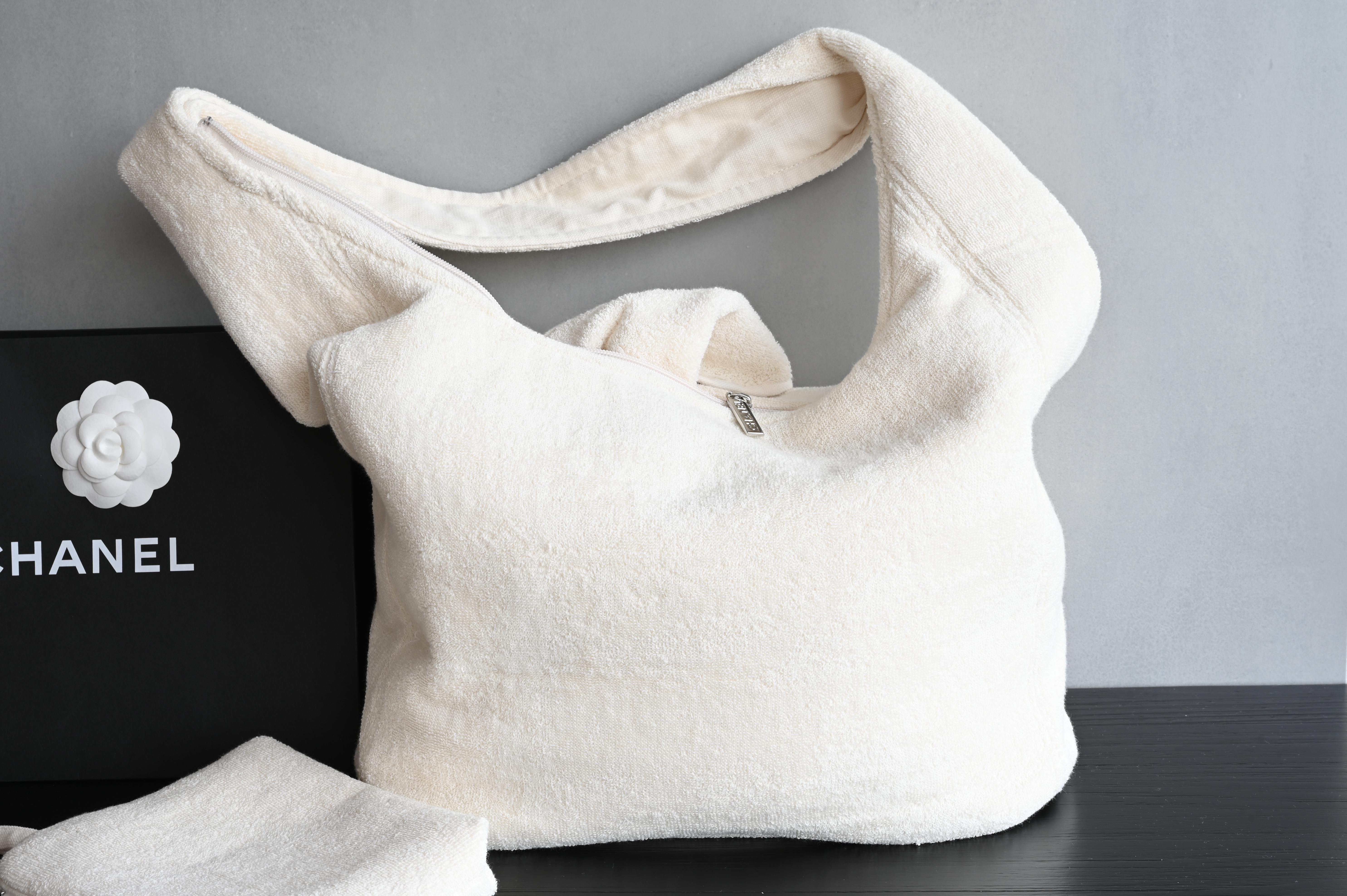Coco Beach Hobo Tote Bag with Pouch in Ivory Terry Cotton (Model A82901)