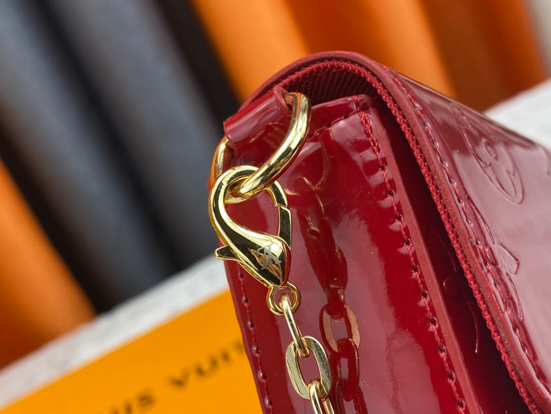 Louis Vuitton Pochette F Licie Red 21Cm