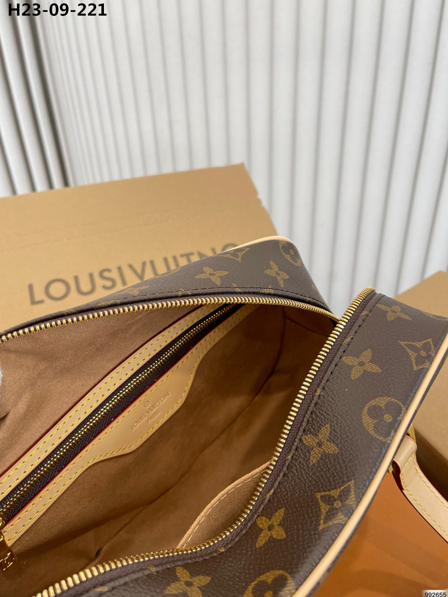 Louis Vuitton Cite Bag Monogram Brown 25Cm M46321