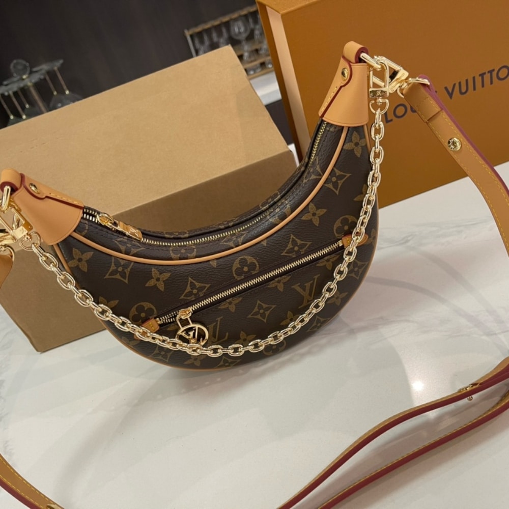 Louis Vuitton Loop Monogram Coated Canvas 22cm M81098
