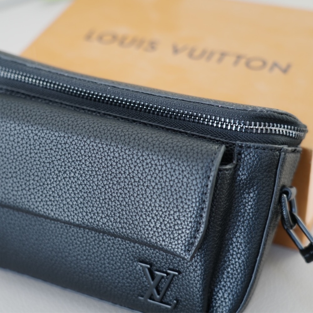 Louis Vuitton Pilot Bag Black 29Cm