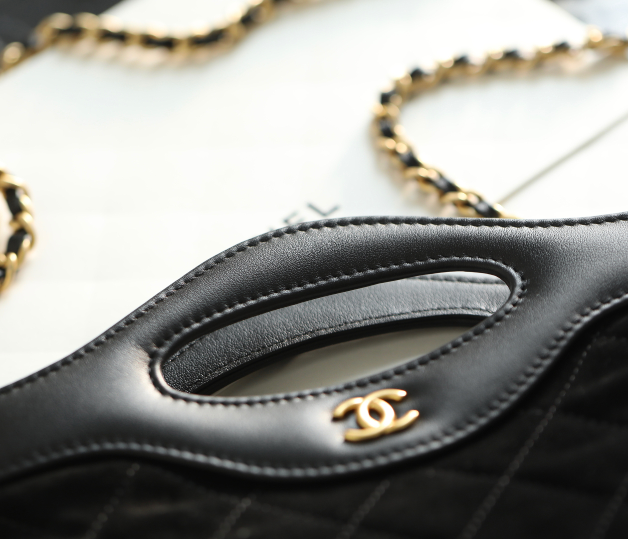 Chanel Crossbody Bag Black 20cm/ 7.9in