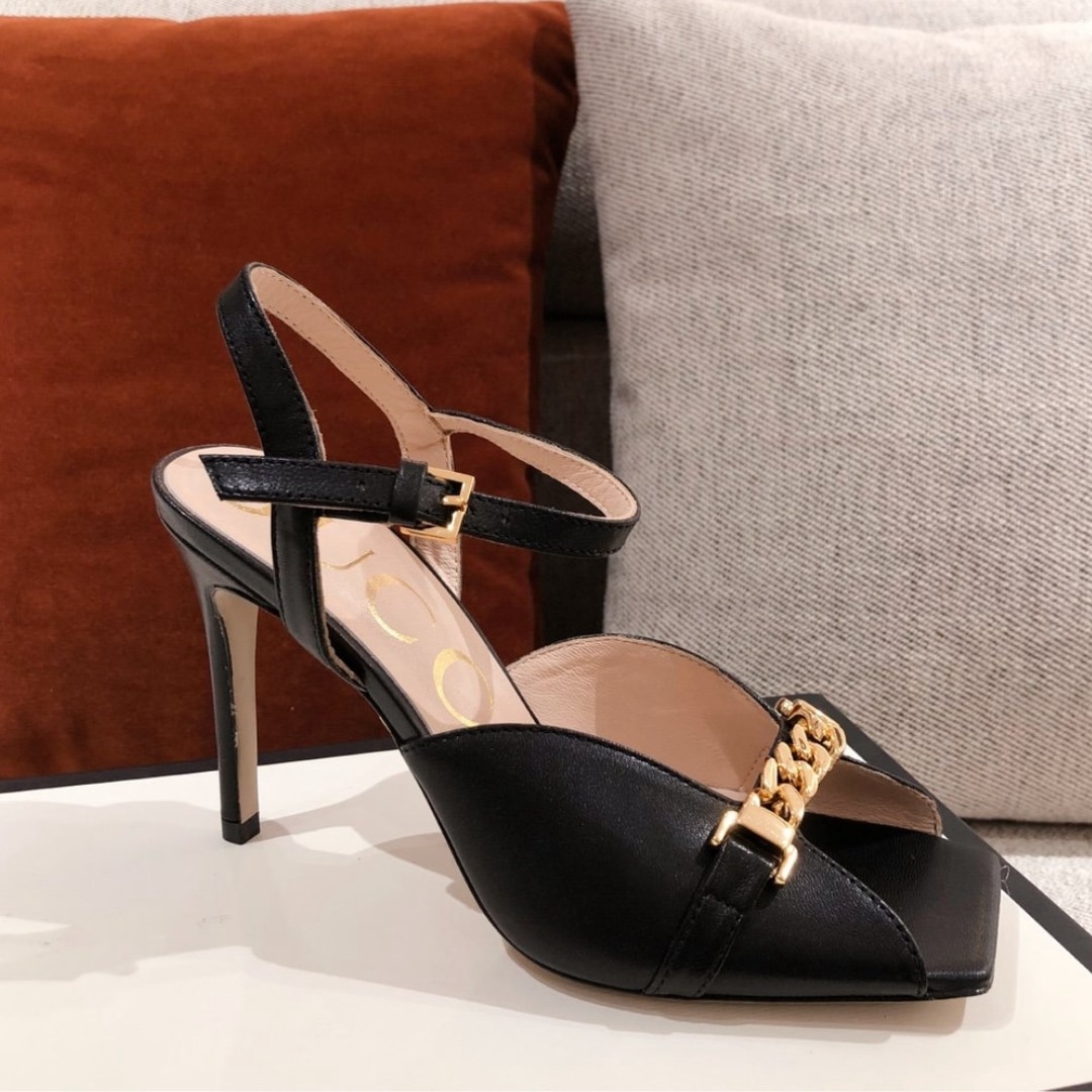 Gucci Ankle Buckle Strap Sylvie Chain Sandals In Black