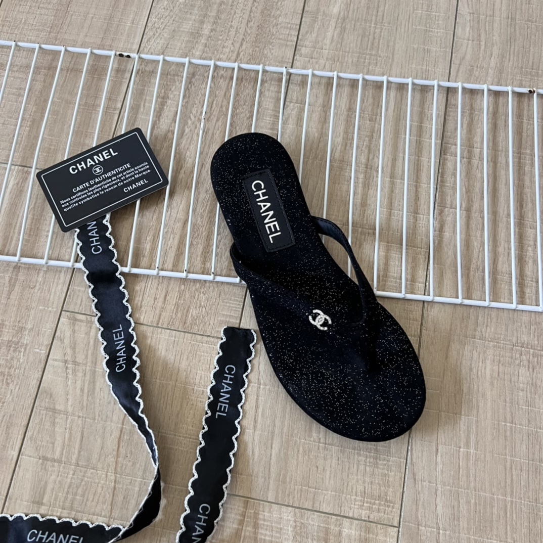 Chanel Thongs Purl Fabric With Silver Cc Logo In Black