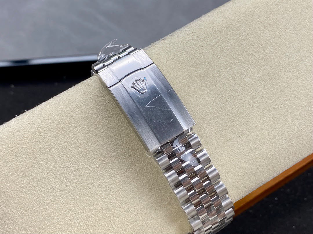 Rolex Datejust 41mm White Dial 126334 Jubilee Flutted