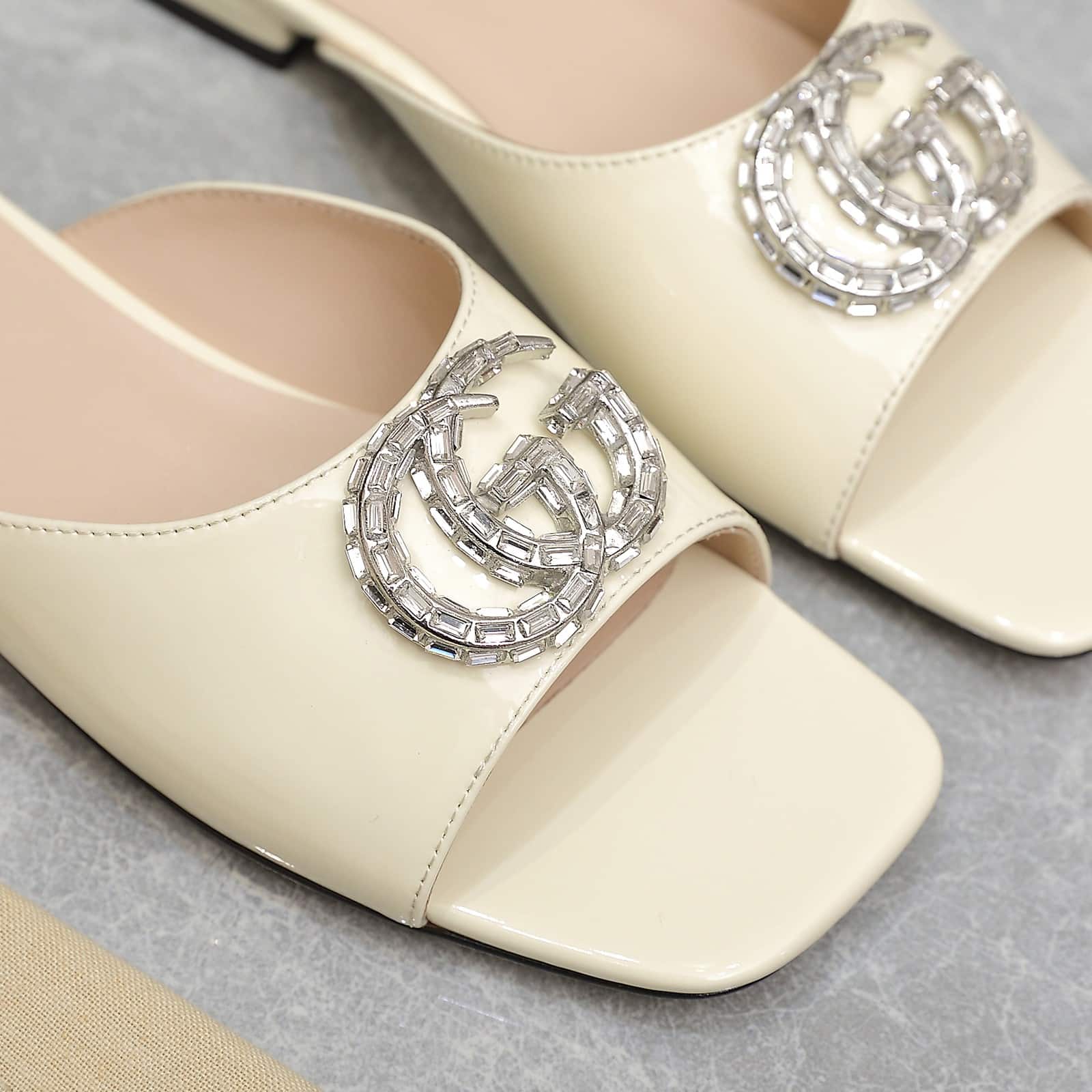 Gucci Gg Crystal Slippers White