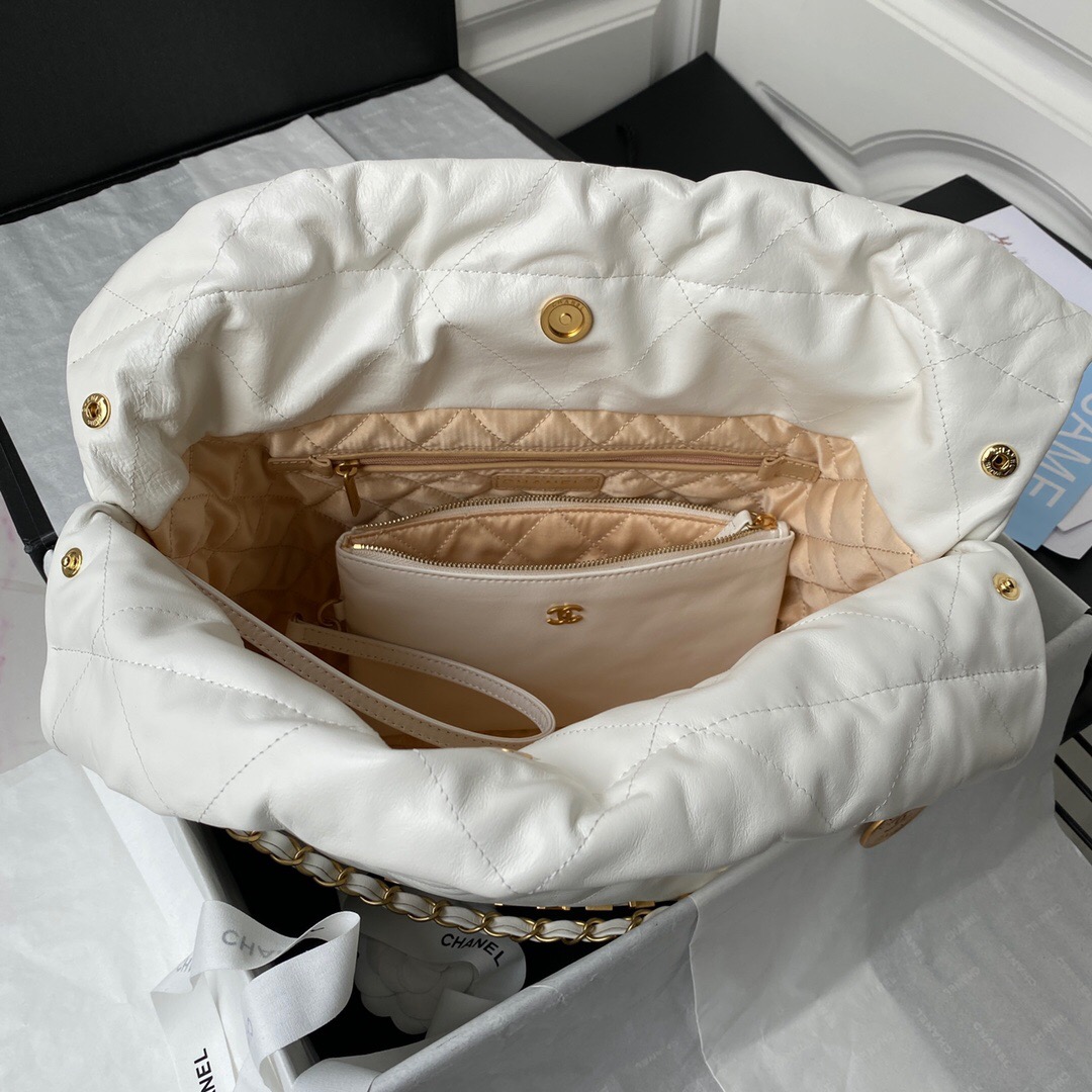Chanel 22 Handbag White 42Cm As3261