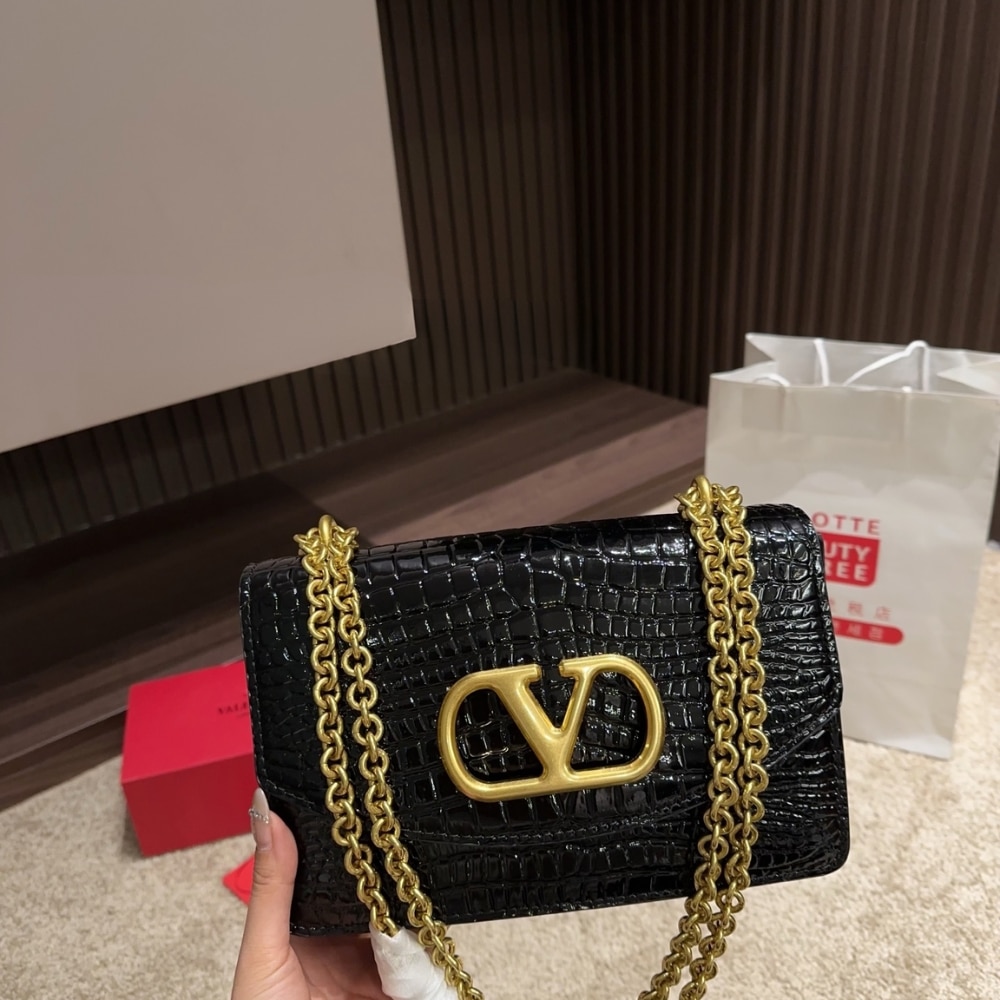 Valentino Garavani Vain Small Shoulder Bag In Crocodile Black 19Cm 6W0B0R17Tvg 0No
