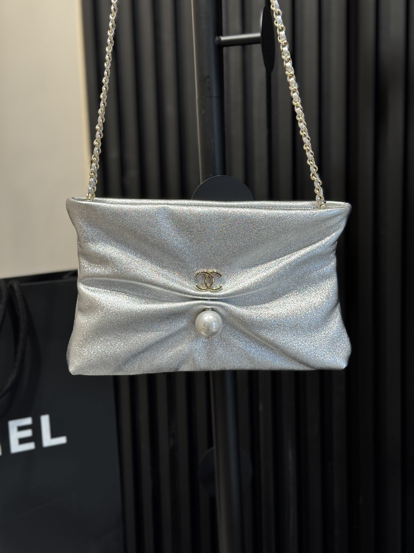 25S Spring-Summer Iridescent Lambskin Ruched Chain Shoulder Bag with Pearl & Gold Hardware (Model AS5130)