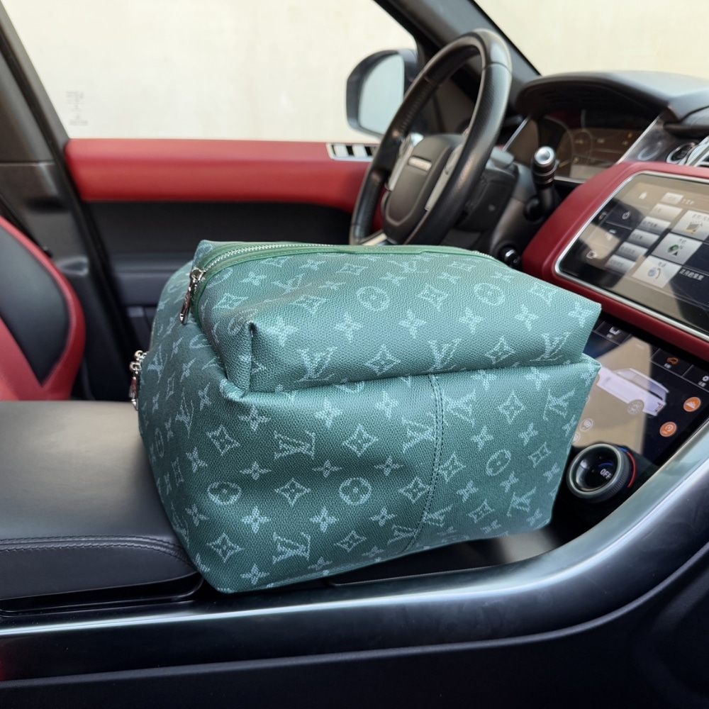 Louis Vuitton Discovery Backpack PM Green 38Cm M12780