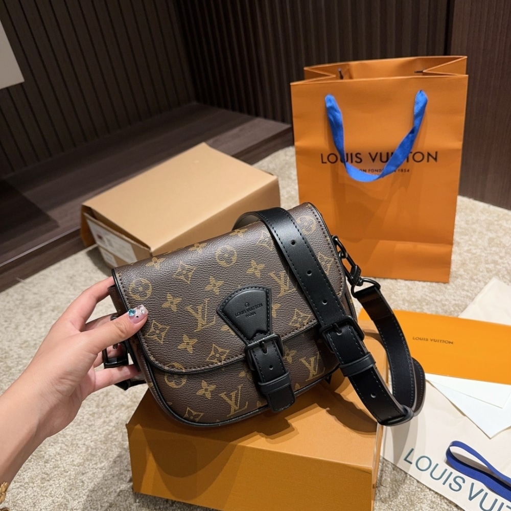 Louis Vuitton Montsouris Messenger PM​ Monogram Macassar Canvas Brown 19Cm M47060