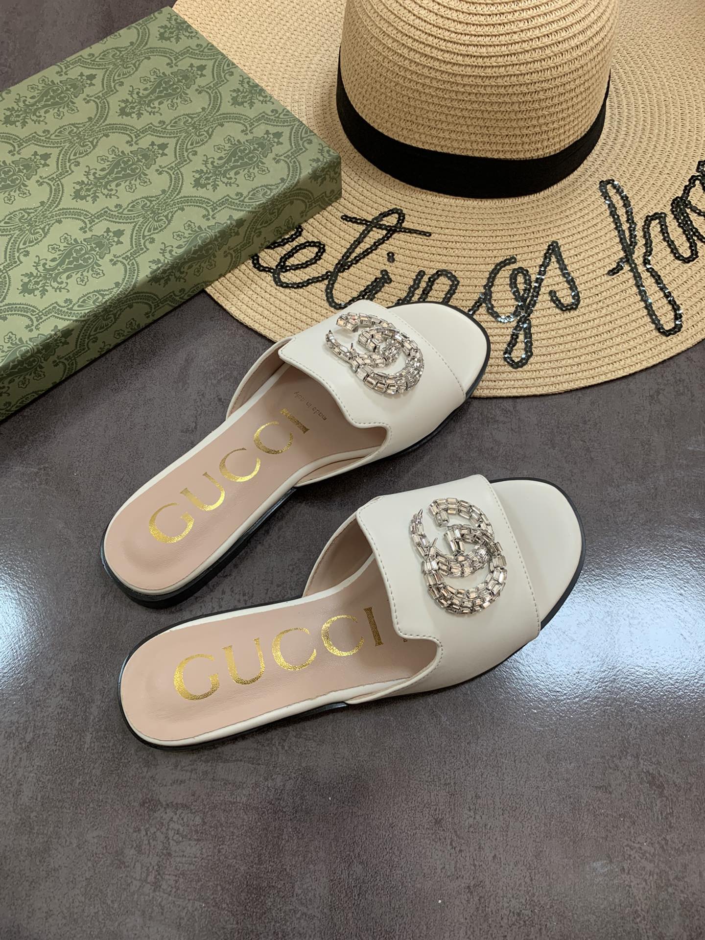 Gucci Double G Slippers Leather Beaded In White