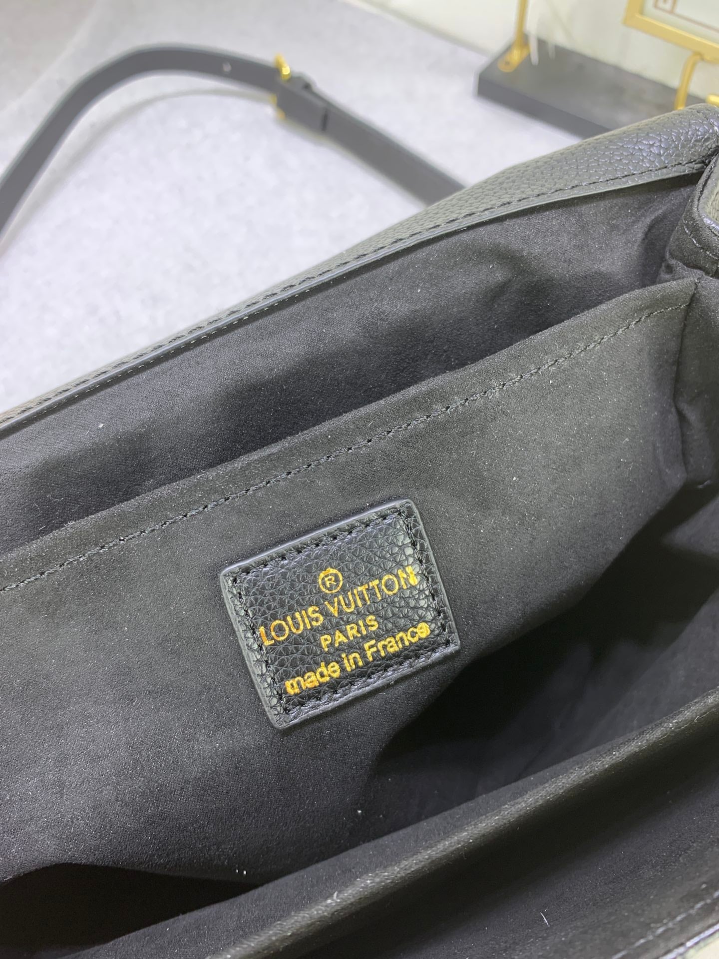 Louis Vuitton Pochette Metis Black 25Cm