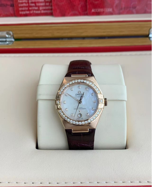 Omega Constellation Ladies' Selection 29mm Sedna™ gold on leather strap 131.58.29.20.55.002