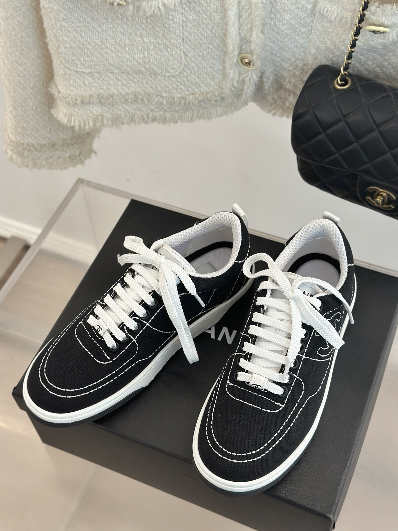 CHANEL Casual Cruise 2024/25 Sneakers