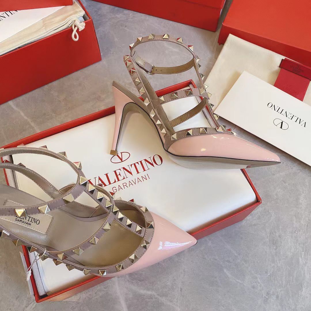 Valentino Garavani Patent Rockstud Caged Pump Pink