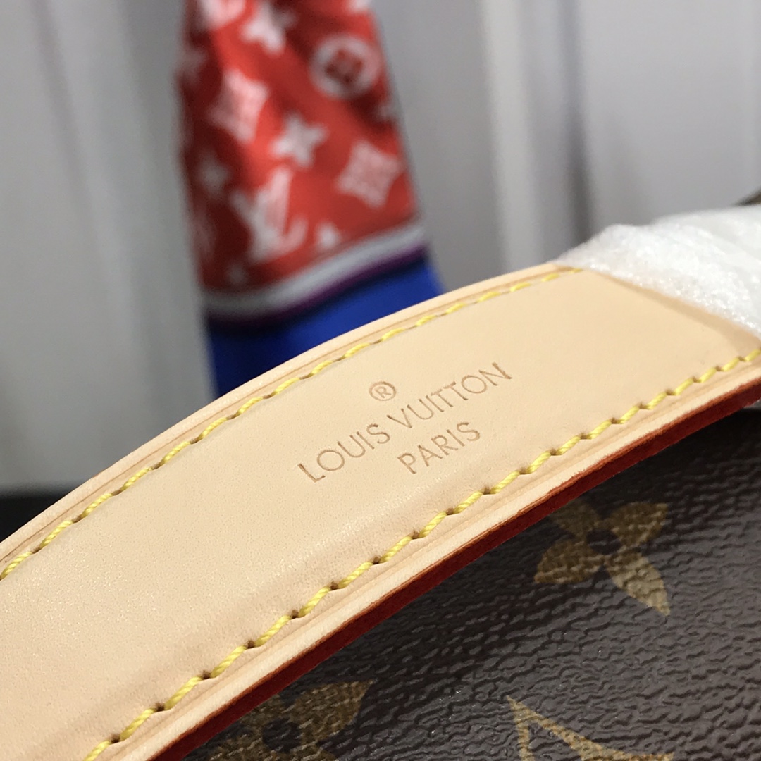 Louis Vuitton Monogram Canvas Pochette M Tis 25Cm M44875