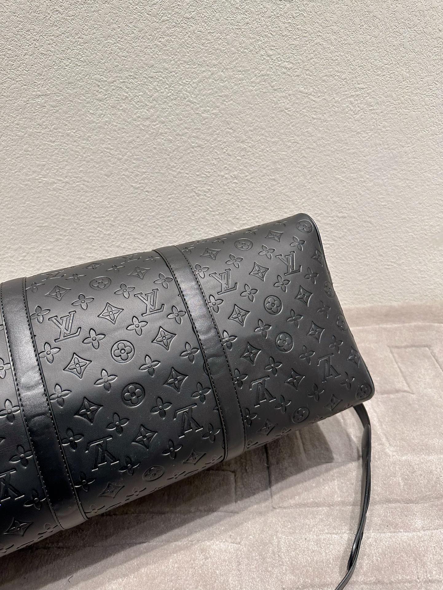 Louis Vuitton Keepall Bandouliere 50 Black 50cm M44810