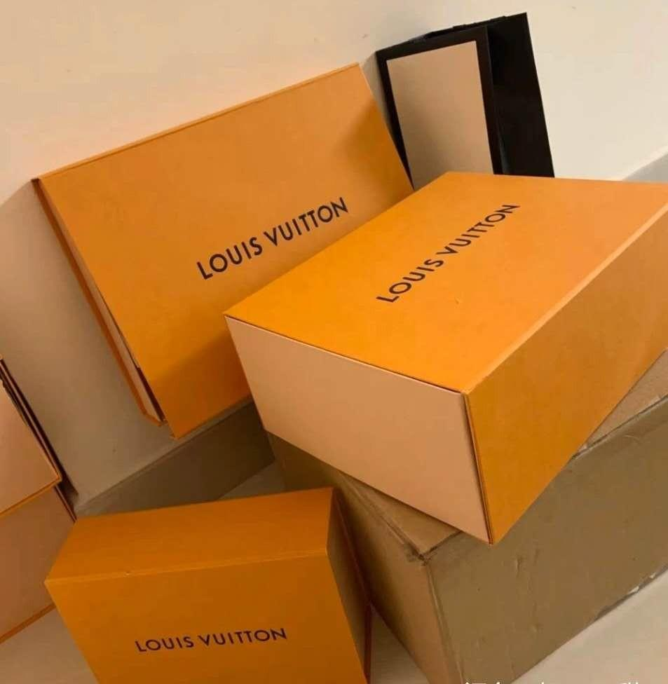 Packaging box