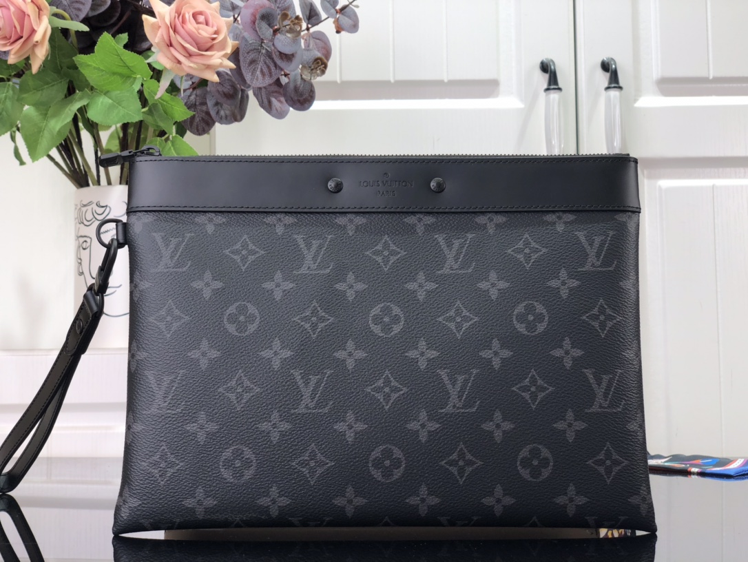 Louis Vuitton To Go Pochette Monogram Black 30Cm M81569