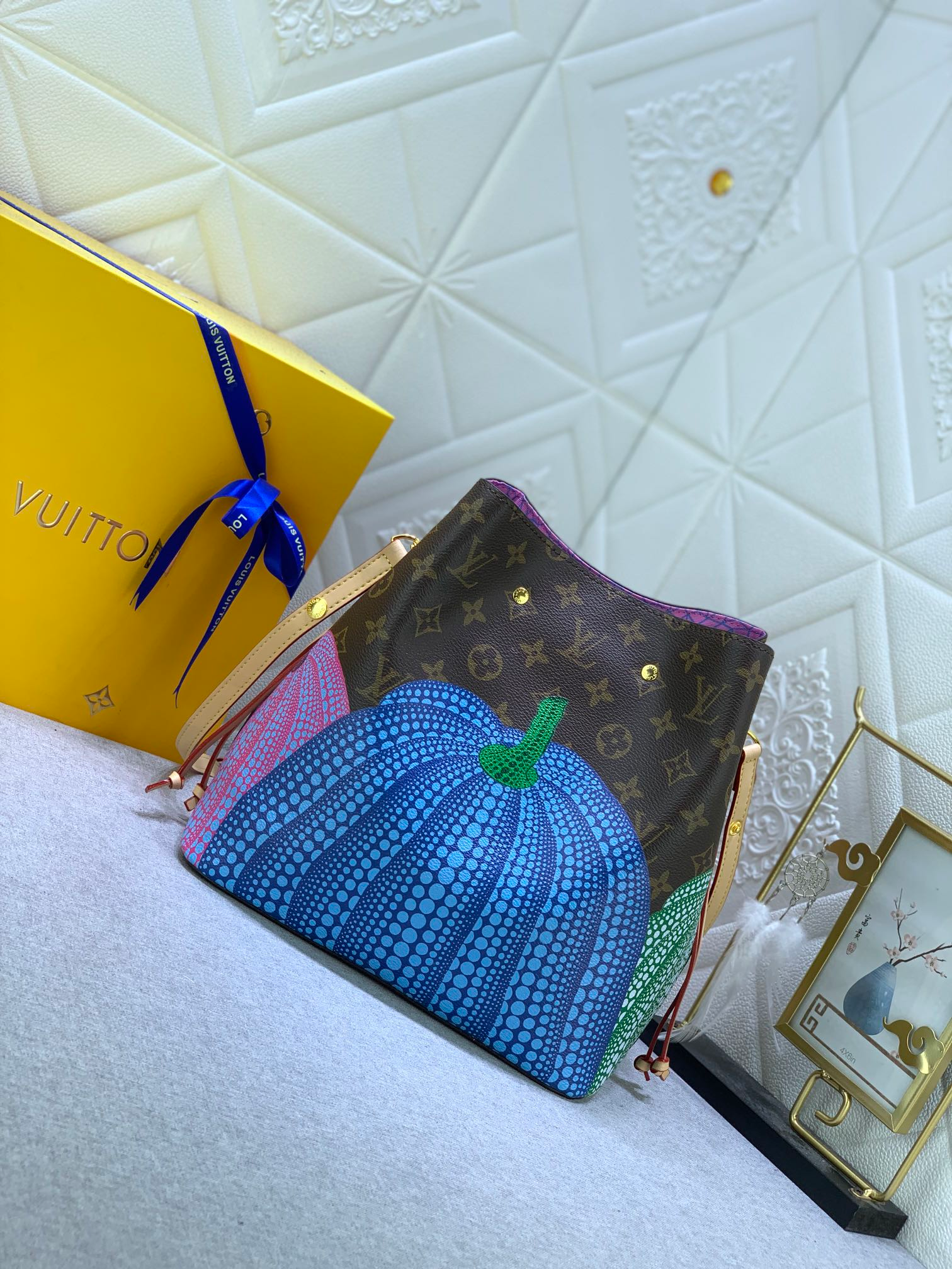 Louis Vuitton X Yayoi Kusam Neonoe Mm 26Cm M46473