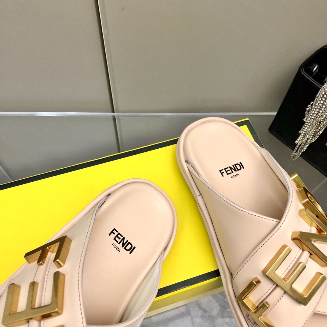 Fendi Fendigraphy Leather Slides Light Pink
