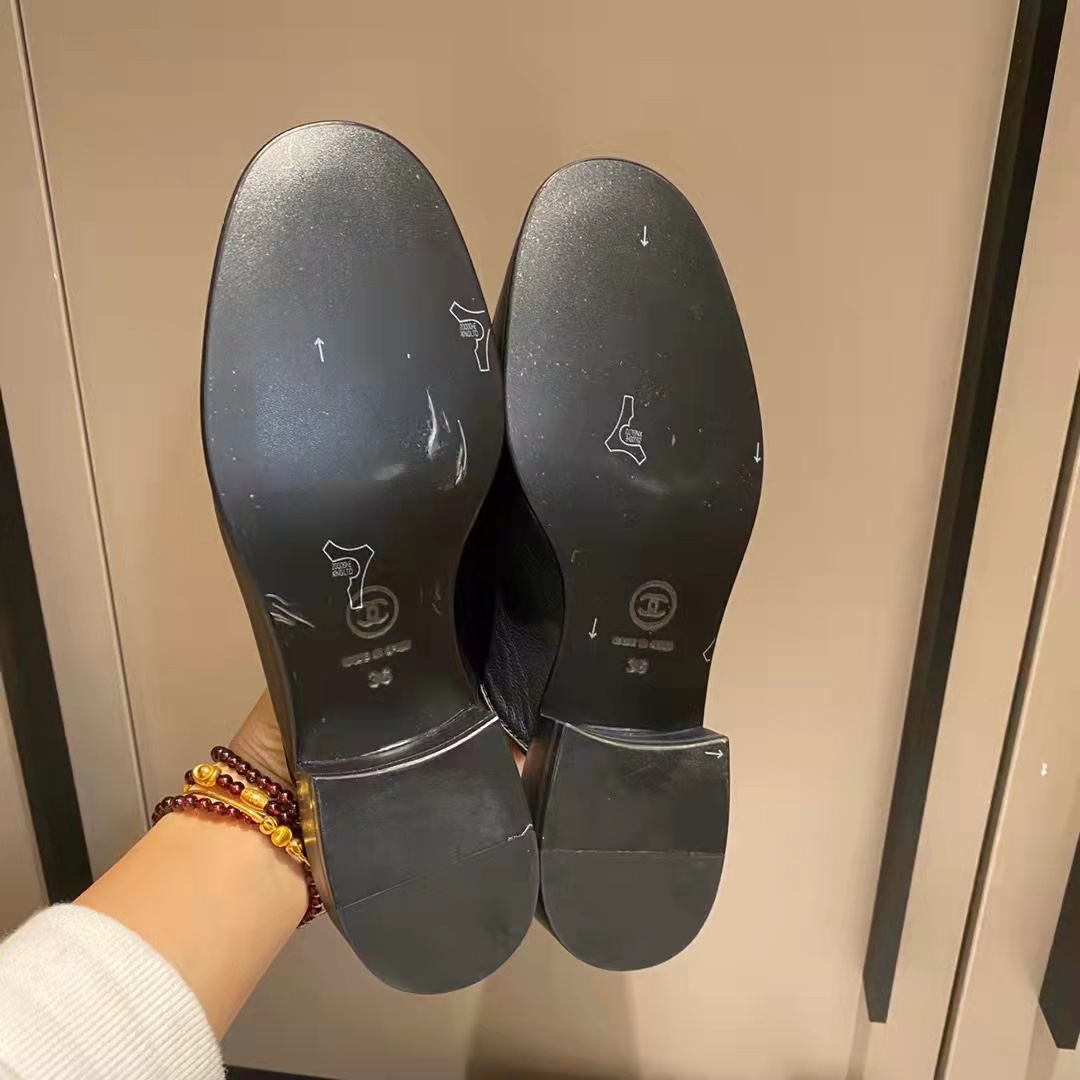 Chanel Casual Pain Laether Elegant Mules Sandals Black