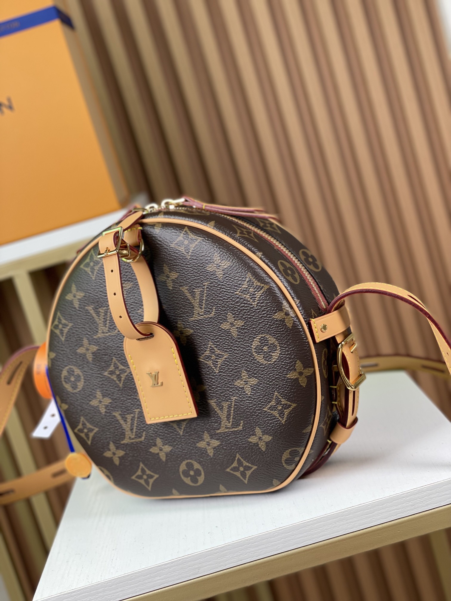 Louis Vuitton M45647 Boite Chapeau Souple MM