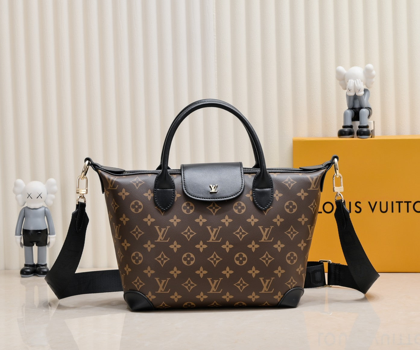 Louis Vuitton Tote Bag Monogram Canvas Black 26Cm