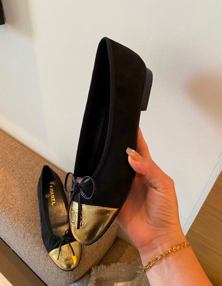 Chanel Leather Cap Toe Ballet Flats Black Gold