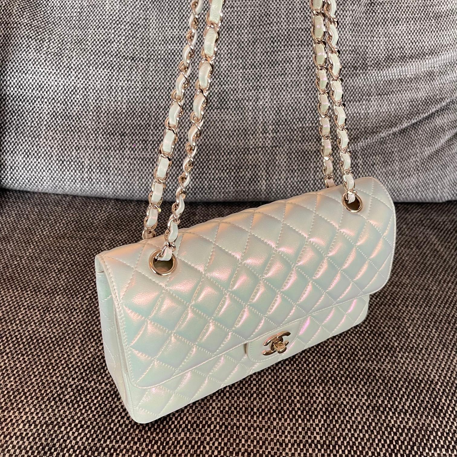 Classic Flap Bag（Pearl white/Gold logo）