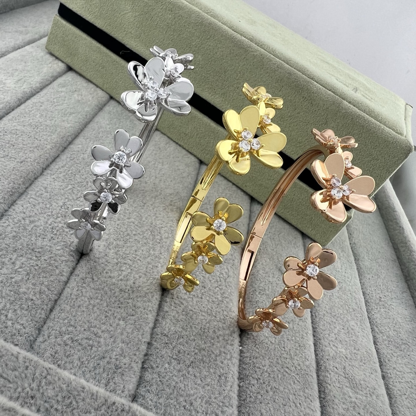 Clover Open Bangle